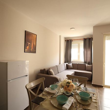 Dyrrah Seaside Apartments Durrës Exteriör bild